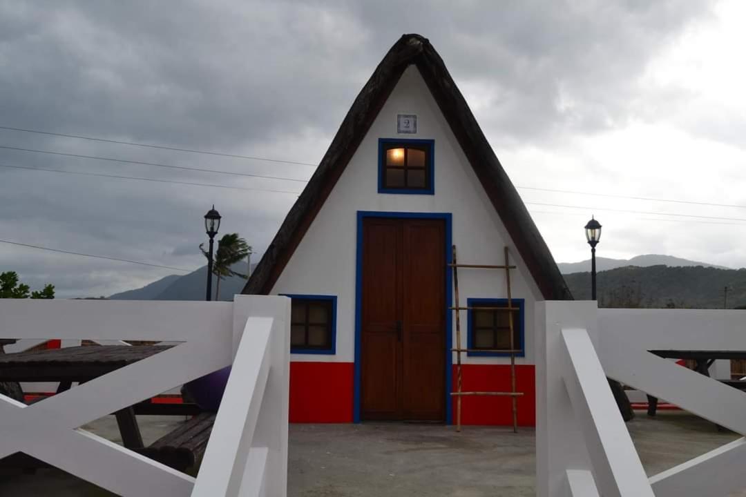 Triangle Huts Hotell Pagudpud Exteriör bild