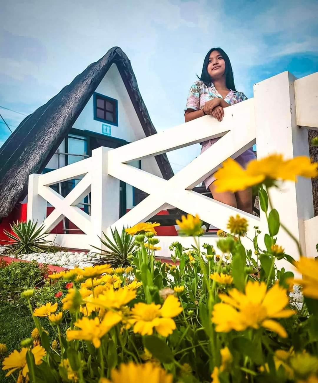 Triangle Huts Hotell Pagudpud Exteriör bild